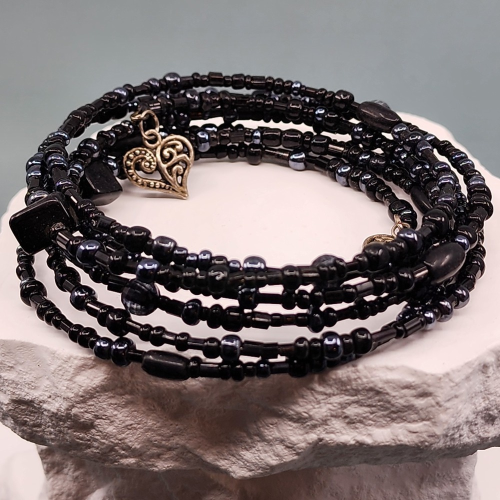 Black Beaded Memory Wire Wrap Bracelet Silver Tone Filigree Heart Charm Gothic